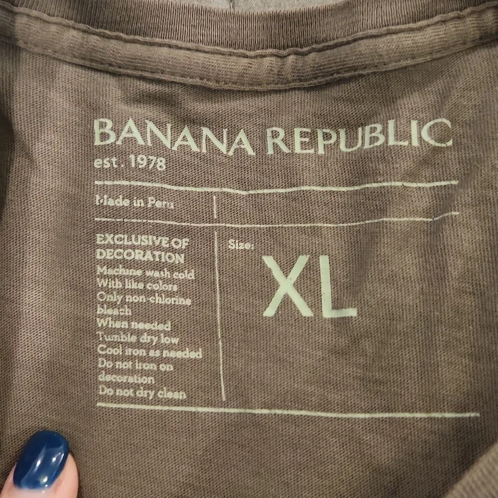 Banana Republic Men's Taupe Graphic Tee Size XL!